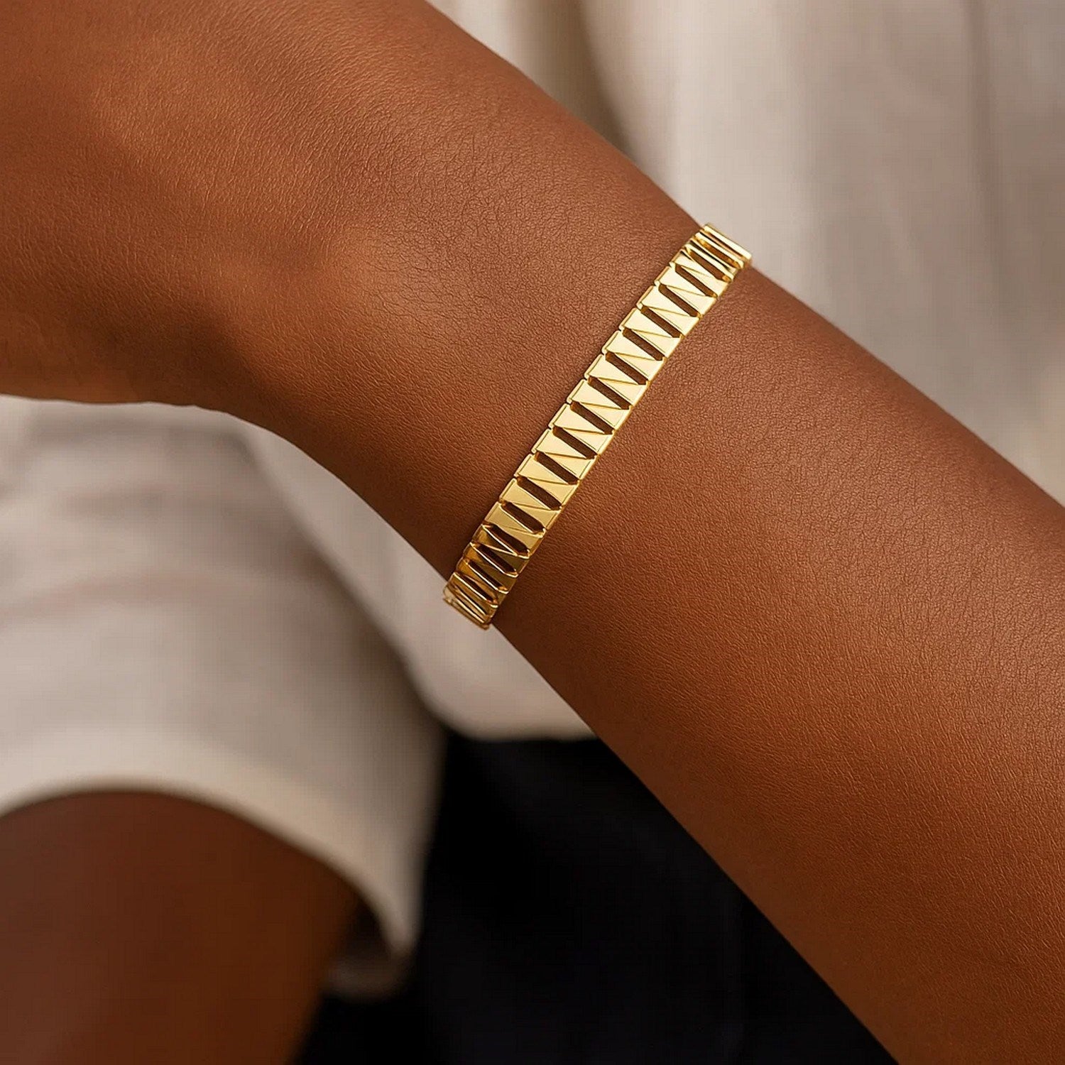 10K Yellow Gold Cleopatra Bracelet